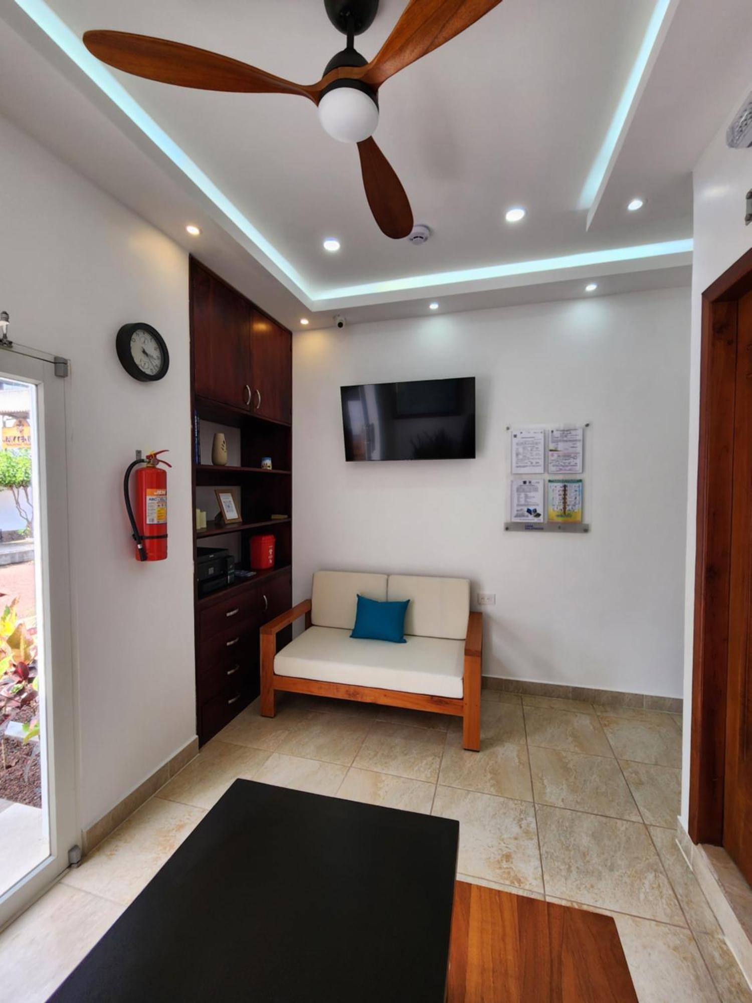 Casa Galapagos By Hostal Fragata Puerto Ayora  Esterno foto