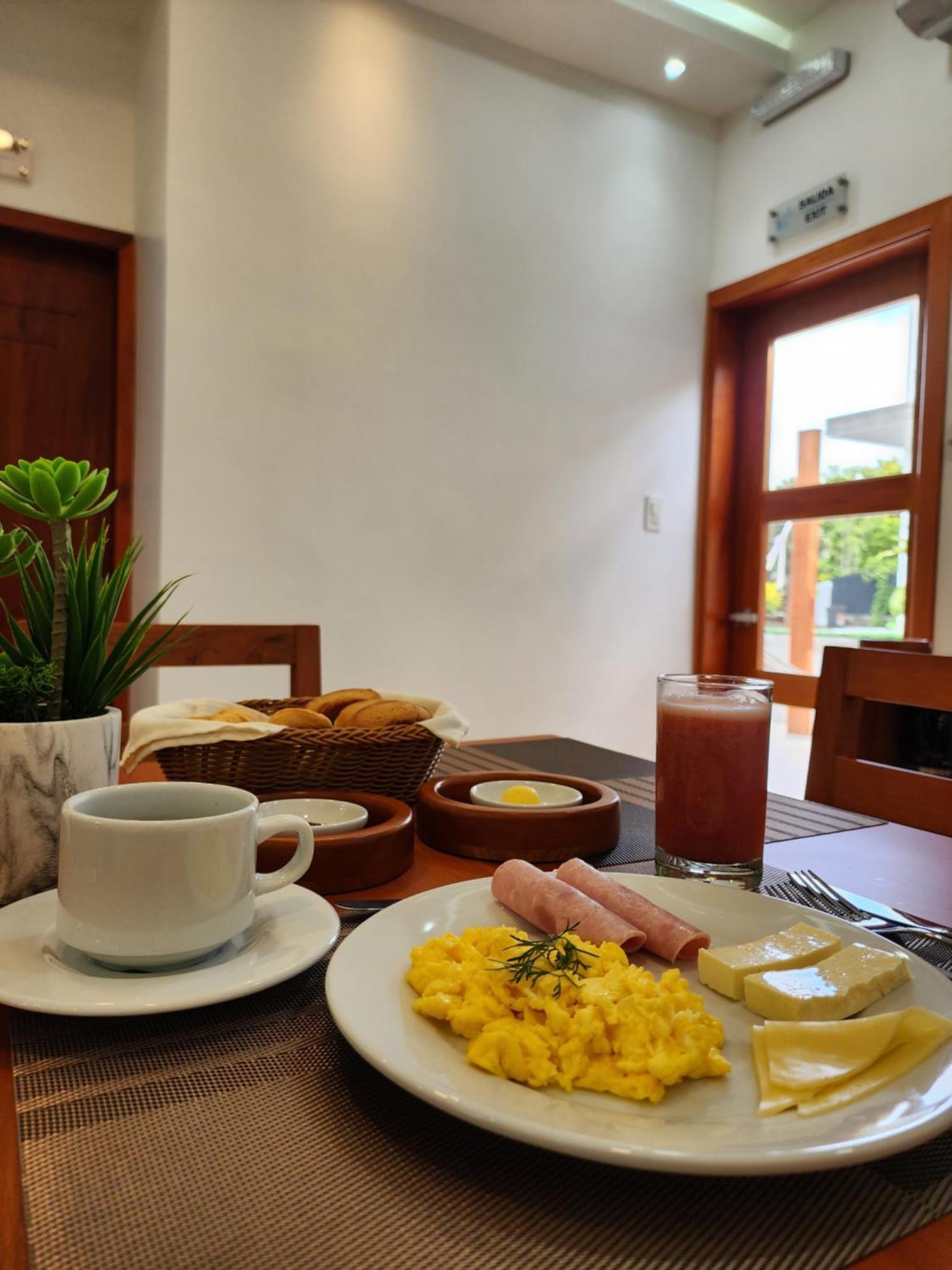 Casa Galapagos By Hostal Fragata Puerto Ayora  Esterno foto