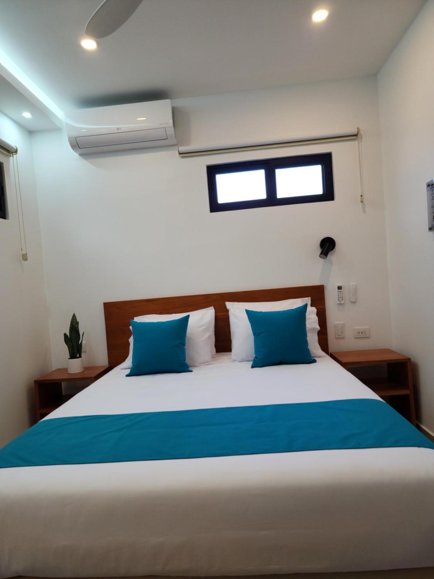 Casa Galapagos By Hostal Fragata Puerto Ayora  Esterno foto