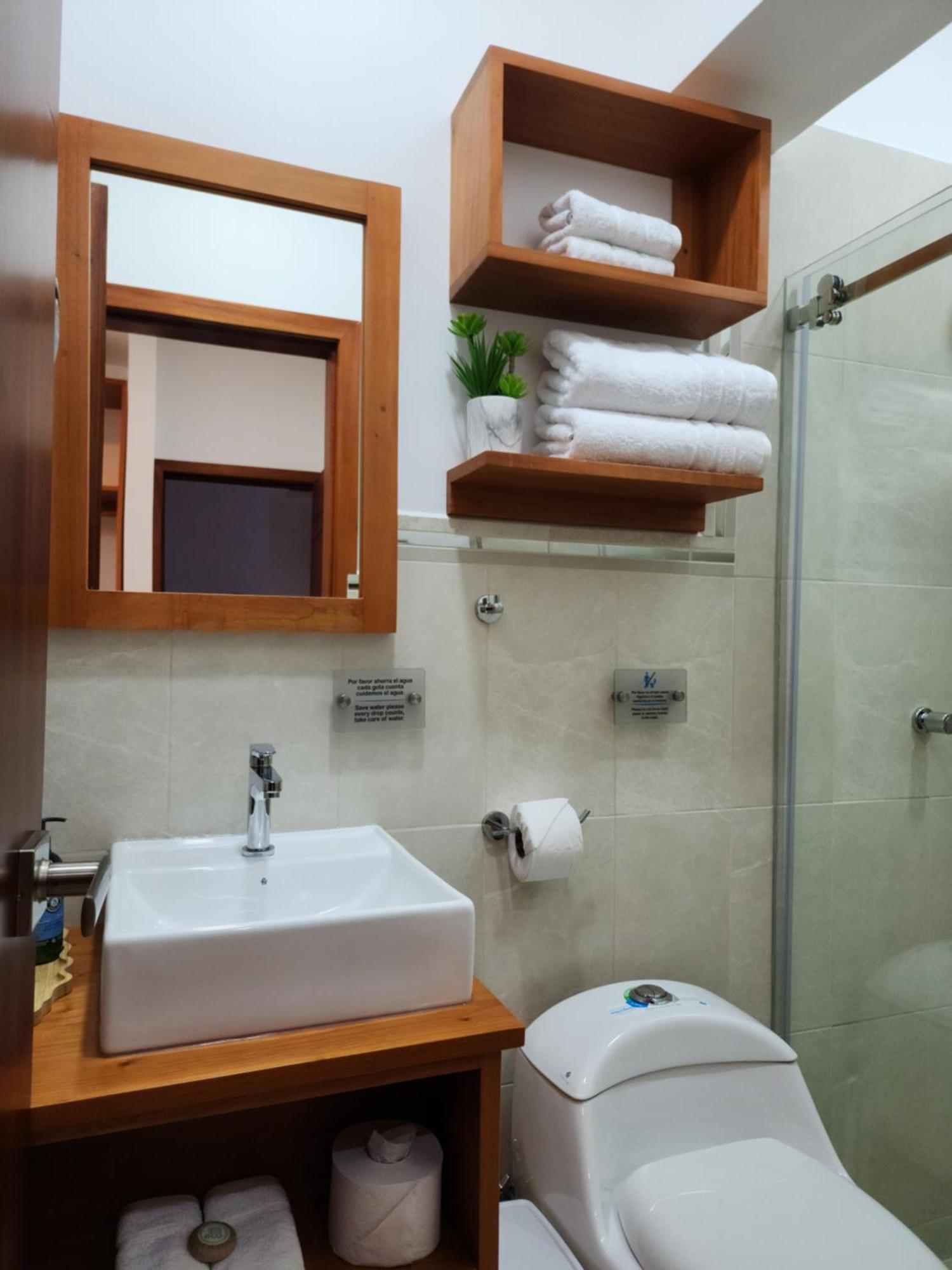 Casa Galapagos By Hostal Fragata Puerto Ayora  Esterno foto