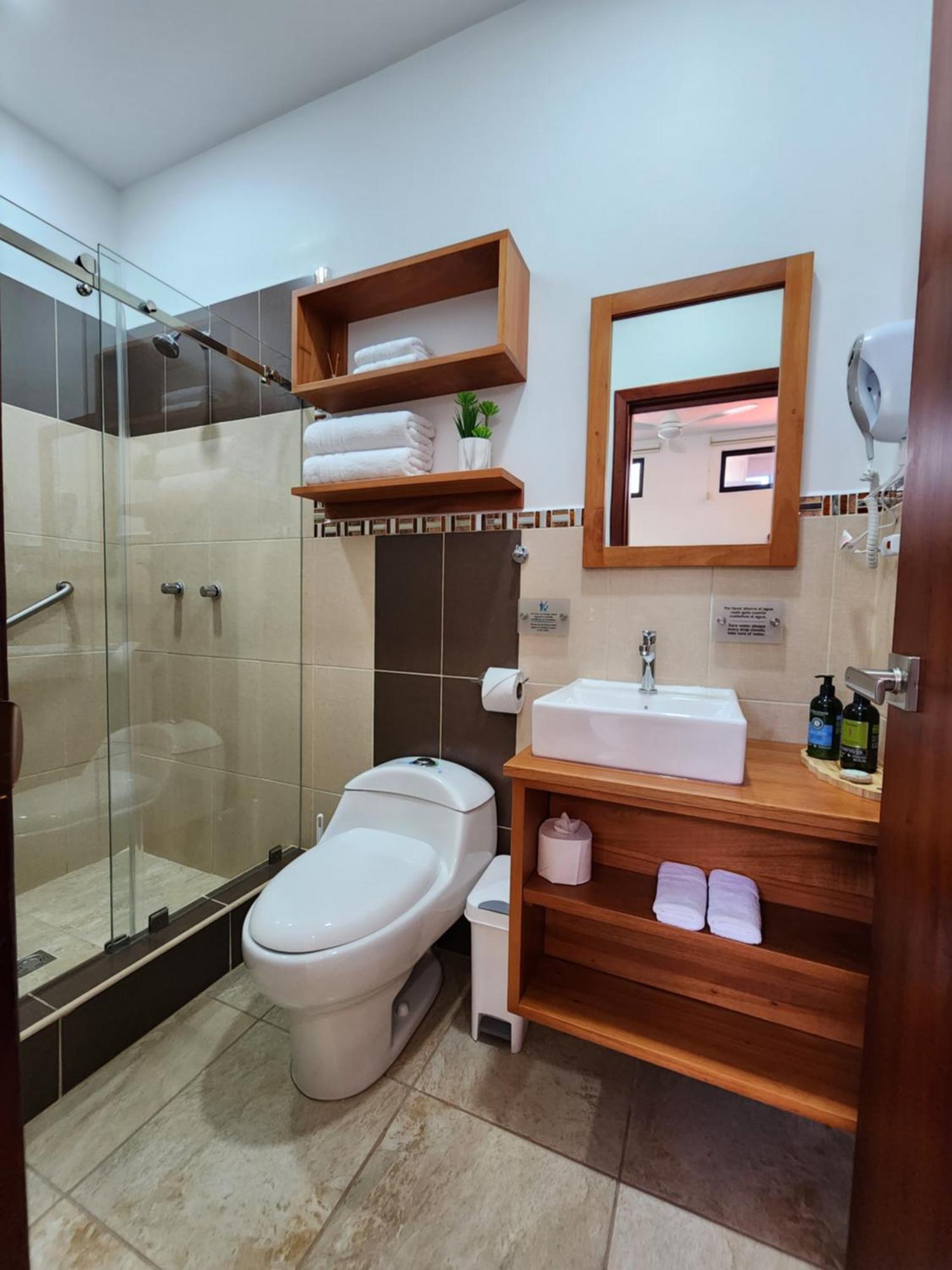 Casa Galapagos By Hostal Fragata Puerto Ayora  Esterno foto